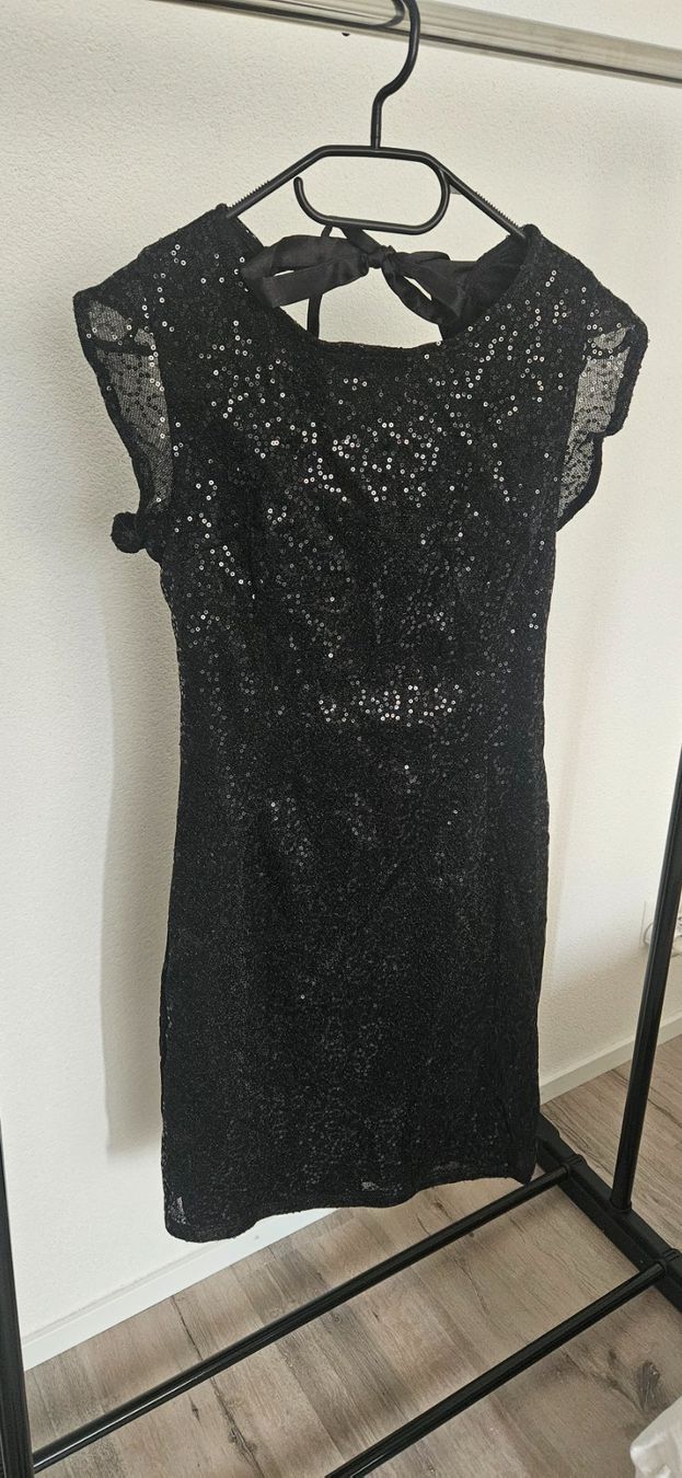 Only Robes: Robe sequin noir – D'occasion à Vétroz par MargauxLDG