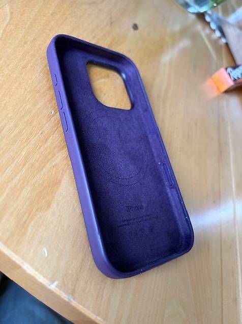Covers & Schutzfolien: Iphone 16 Pro Hülle Neu, nie gebraucht. – Gebraucht aus Wald ZH von Catwieselman 2