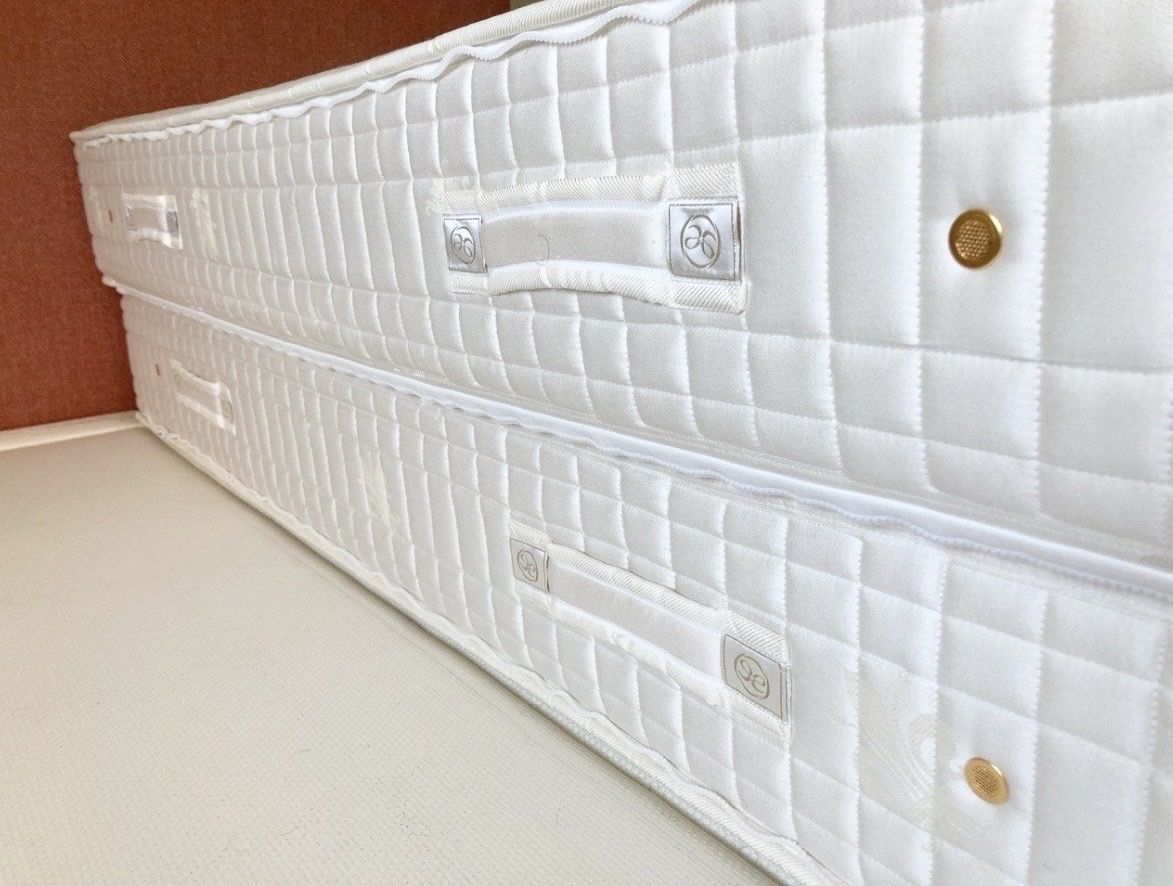 Betten: ELITE VERSAILLES Schweizer Luxus-Boxspringbett aus 2021 – Gebraucht aus Wettingen von rog_fhz5 5