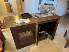 PFAFF 230 Nähmaschine im Holzschrank funktionsfähig
