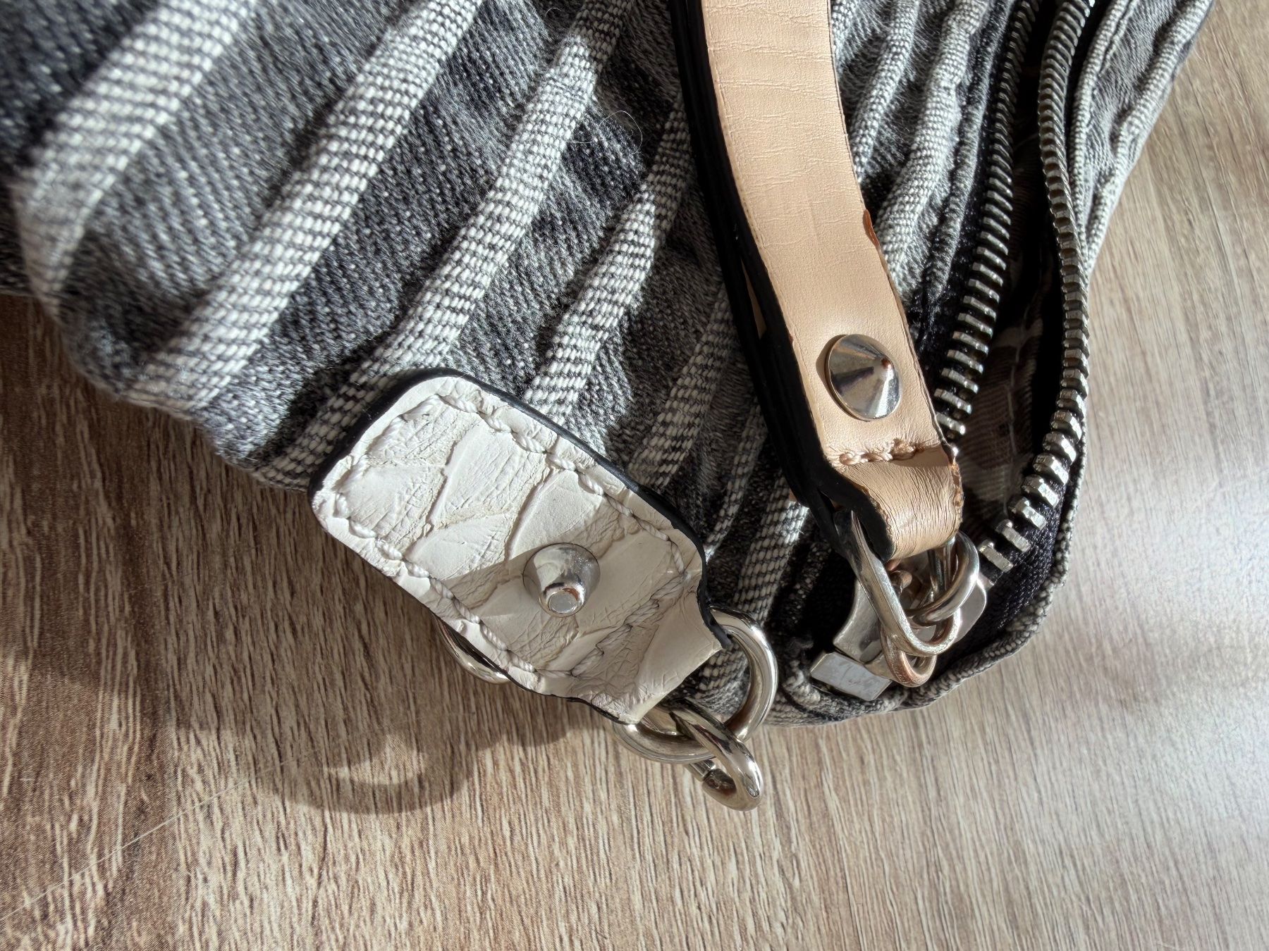 Guess Borse da donna: Handtasche GUESS – Usato da Allschwil venduto da Naike06 2