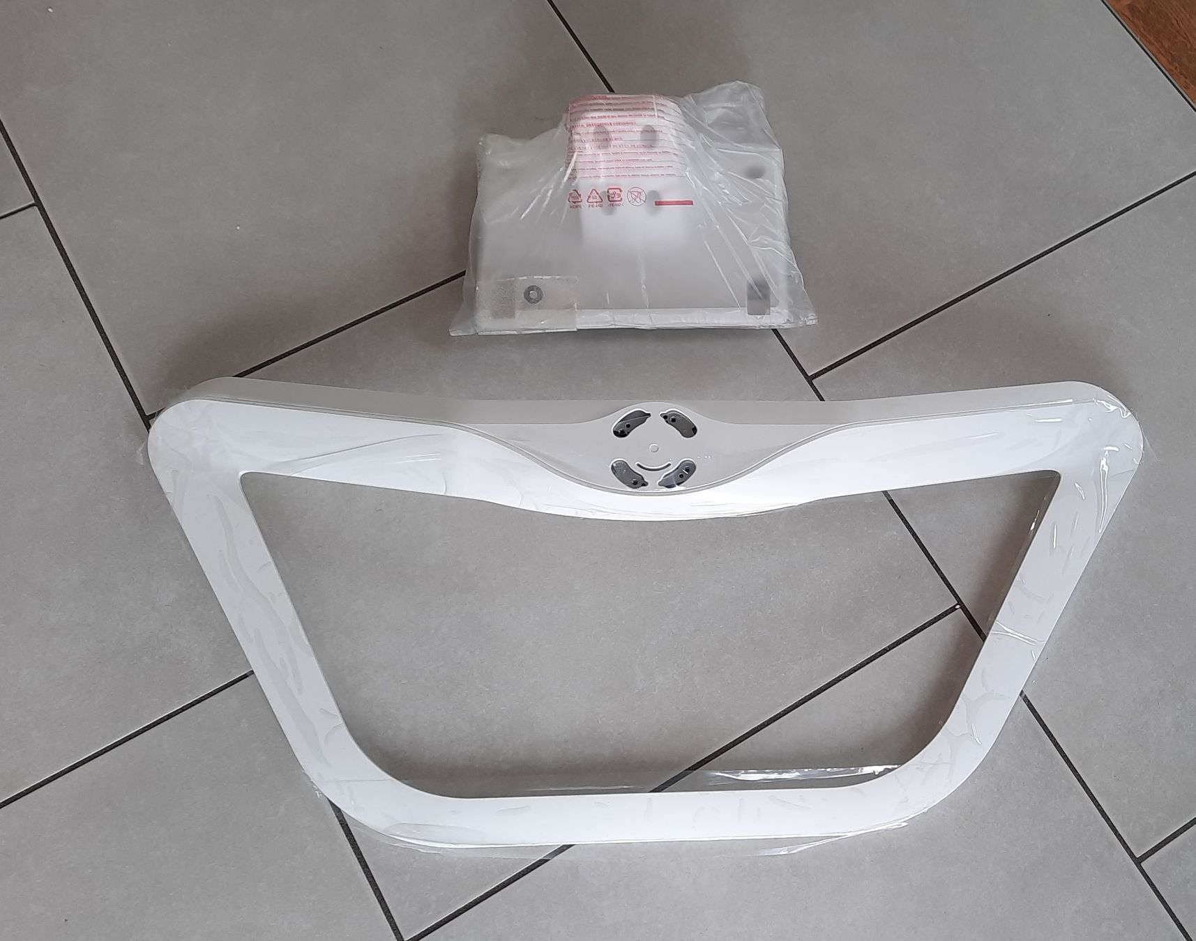 LG Wandhalterungen: Standfuss TV weiss mit Halterung neu – Neu und originalverpackt aus Emmen von whytekc