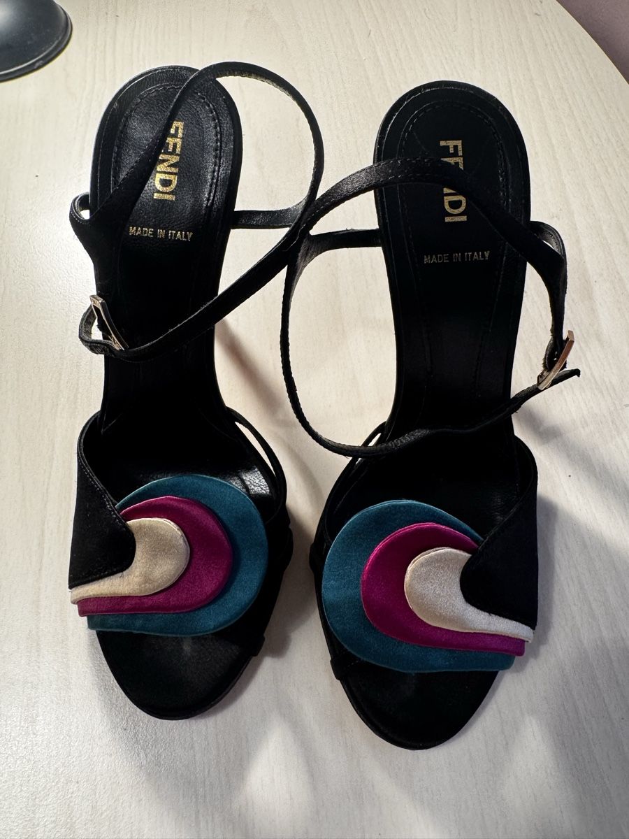 Scarpe da donna: Fendi Wildleder Sandalen Heels – Usato da Spreitenbach venduto da captaincrunch 2