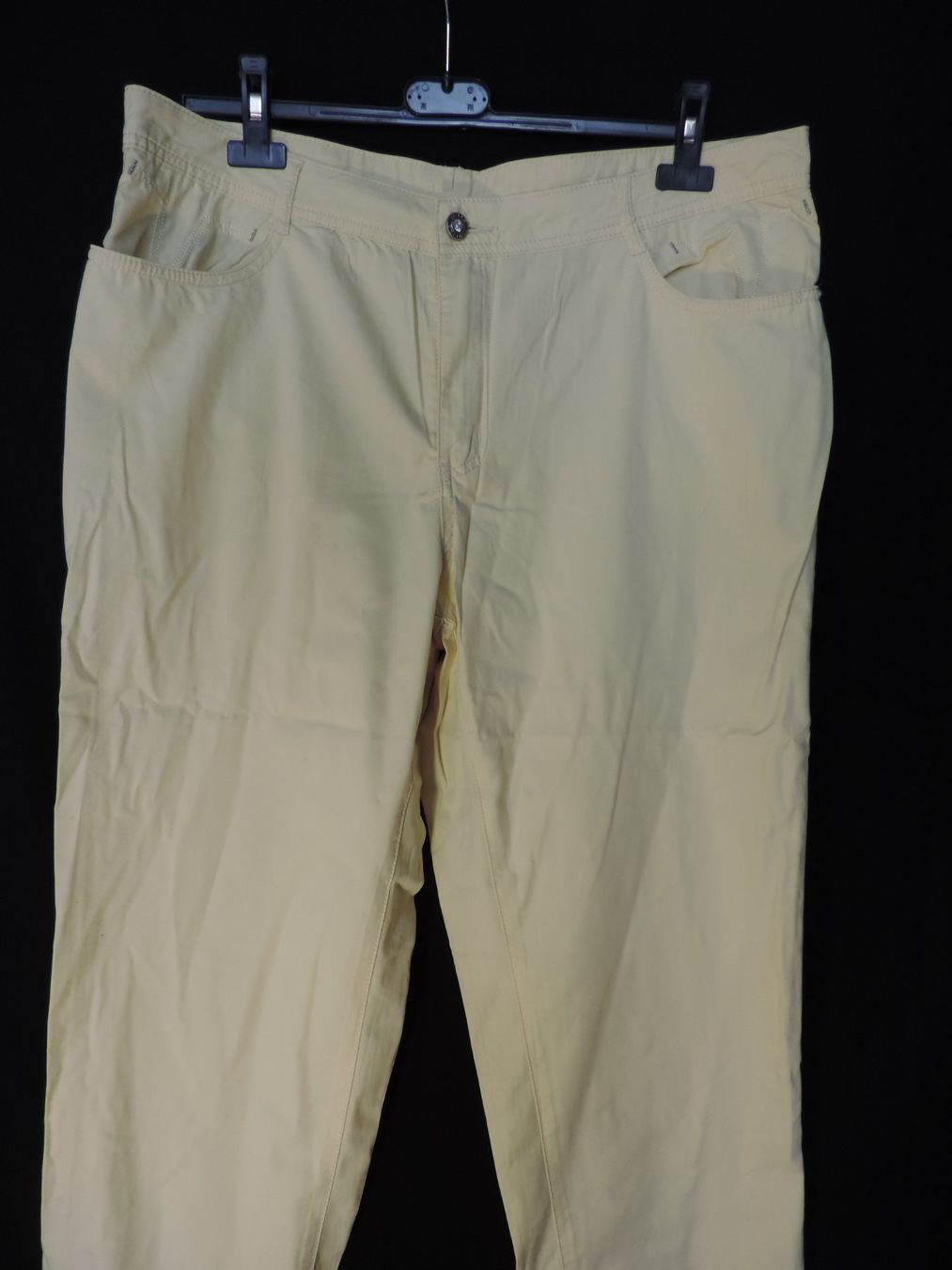 Pantaloni: pantalon jaune pale – Usato da Genève venduto da Axelle333 6