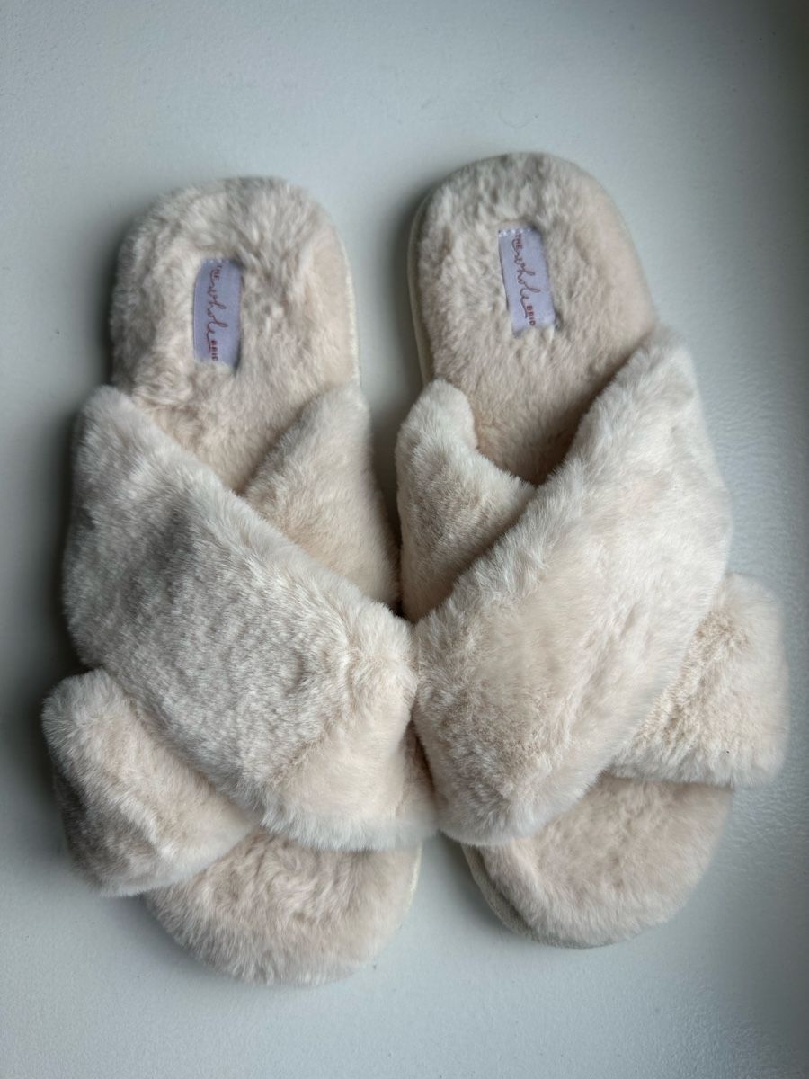 Scarpe da donna: Warm ecru white / beige house shoes – Nuovo (secondo la descrizione) da Uster venduto da Monika_OB 1