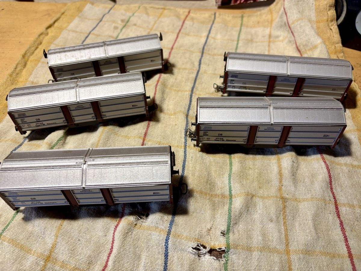 Roco Modellini di ferrovie: Roco  5 Güterwagen H0 – Usato da Balsthal venduto da hammer008 2