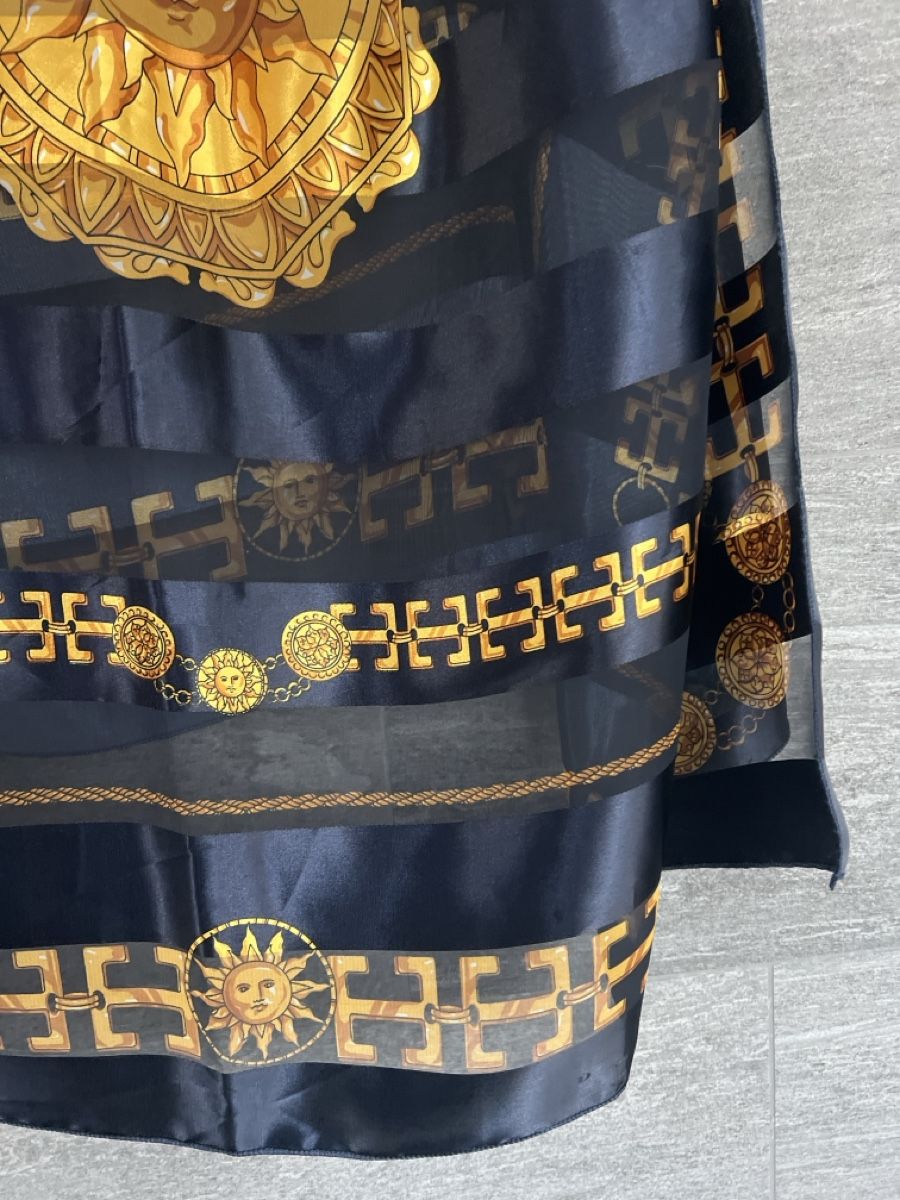 Foulards & écharpes: Blaues Tuch mit goldenen Muster – D'occasion à Luzern par TIsabel 2