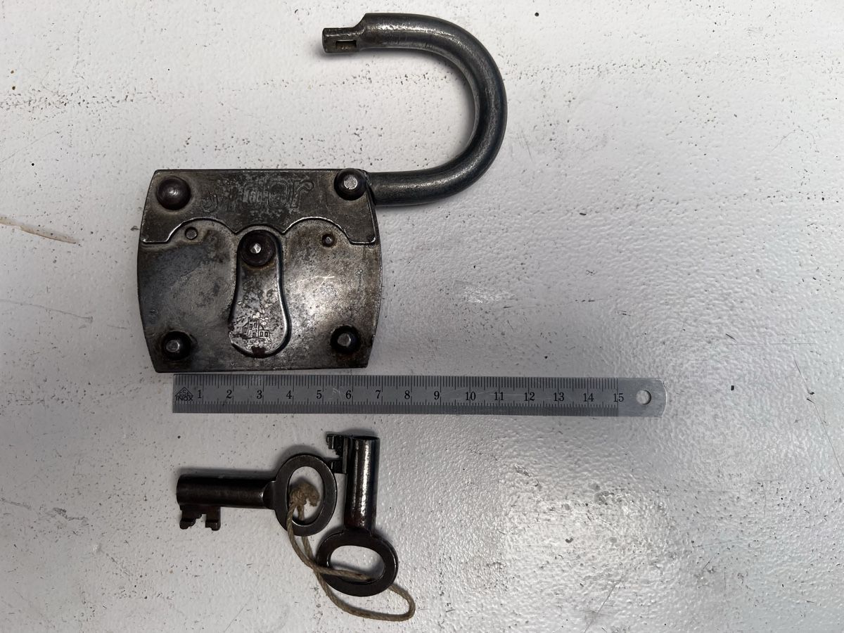 Cadenas: Vorhängeschloss  – D'occasion à Herisau par YOLO76 1