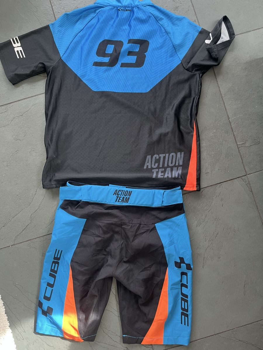 Survêtements: Cube Action Team – D'occasion à Eschen par regino 1