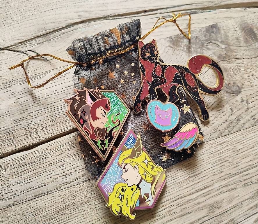 Placchette & Badge: Lot de pin's neufs She Ra – Nuovo e nell'imballaggio originale da Yvonand venduto da rox_8y69