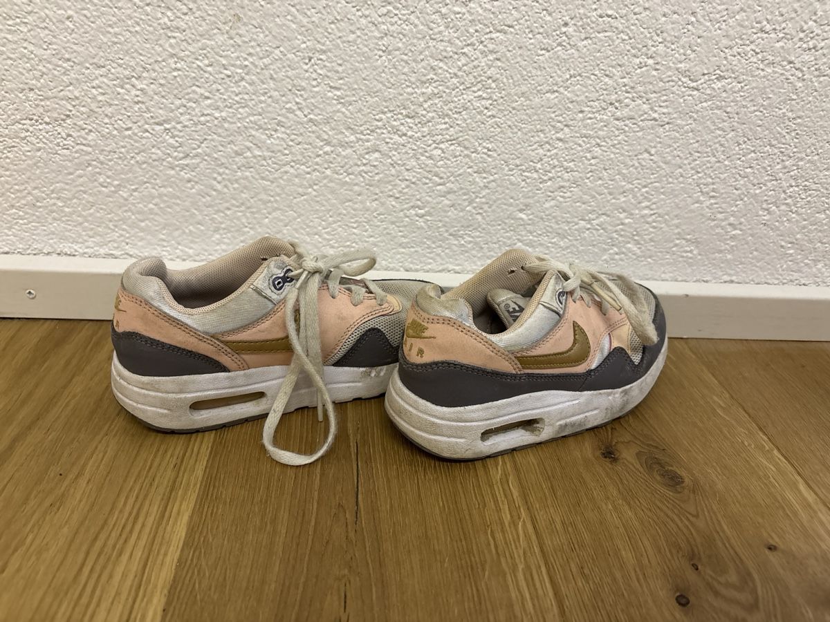 Nike Scarpe per ragazze: Nike Air Max Kinder Schuhe Gr. 29.5 rosa/grau – Usato da Solothurn venduto da Jfk 2
