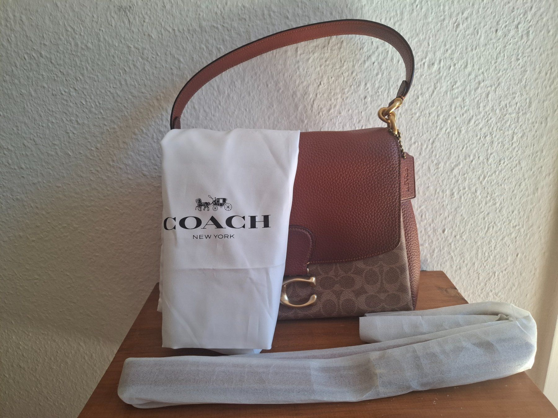 Coach Borse da donna: Coach May Shoulder Bag – Nuovo (secondo la descrizione) da Carouge GE venduto da Juli_03 9