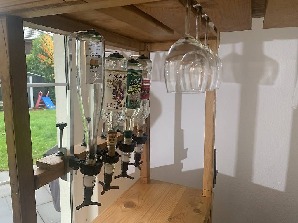 Allestimento di negozi e stand fieristici: BAR - mexikanisches Pinienholz – Usato da Rupperswil venduto da fra_f75v 2