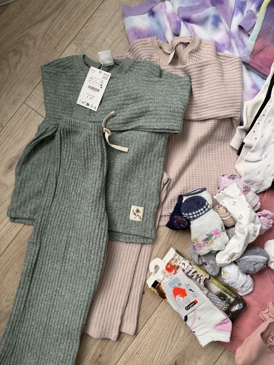 Lotti & Set di vestiti: Kleiderpaket für Mädchen Gr.116/122 – Usato da Rothenhausen venduto da dbu_gh52 1