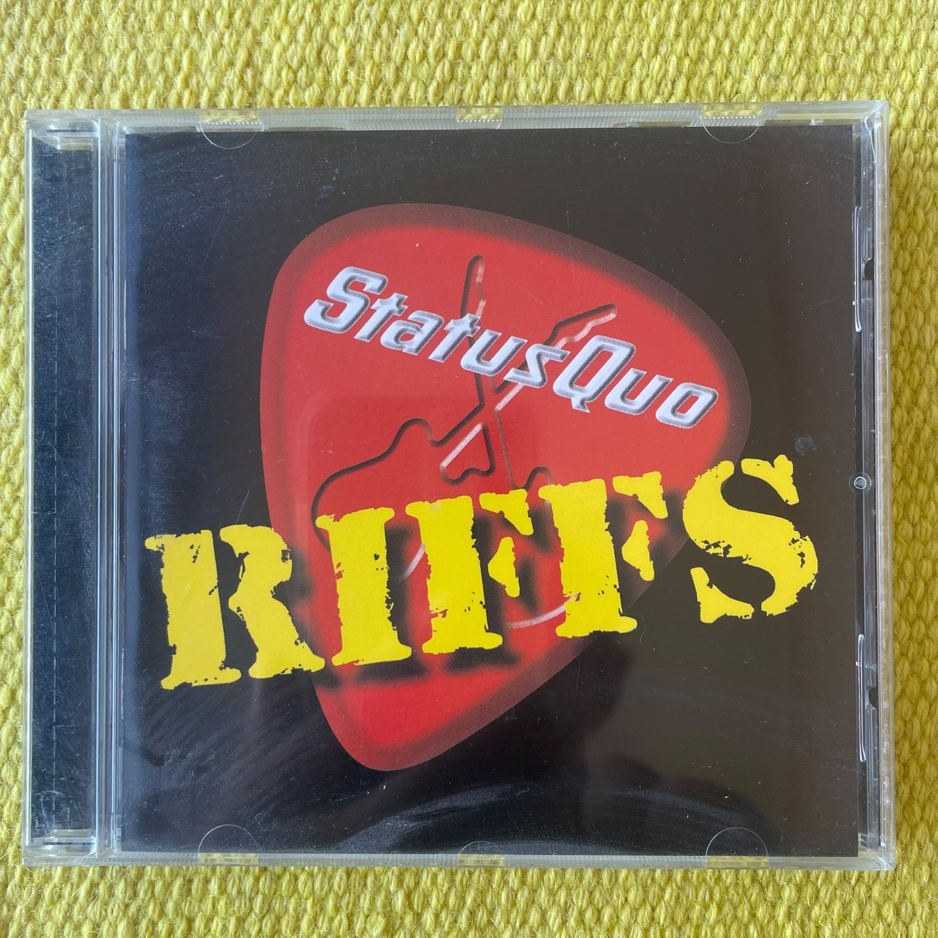 CD: STATUS QUO-RIFFS – Usato da Rorschacherberg venduto da CD-Roli