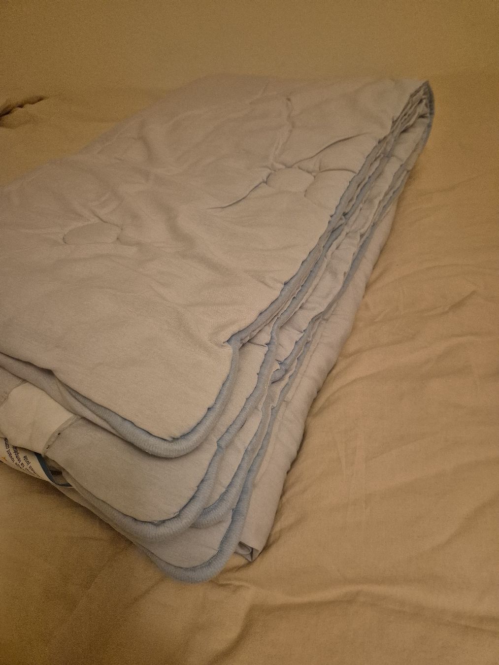 Coperte: Bettdecke 155x200 – Usato da Cham venduto da azebaa 2