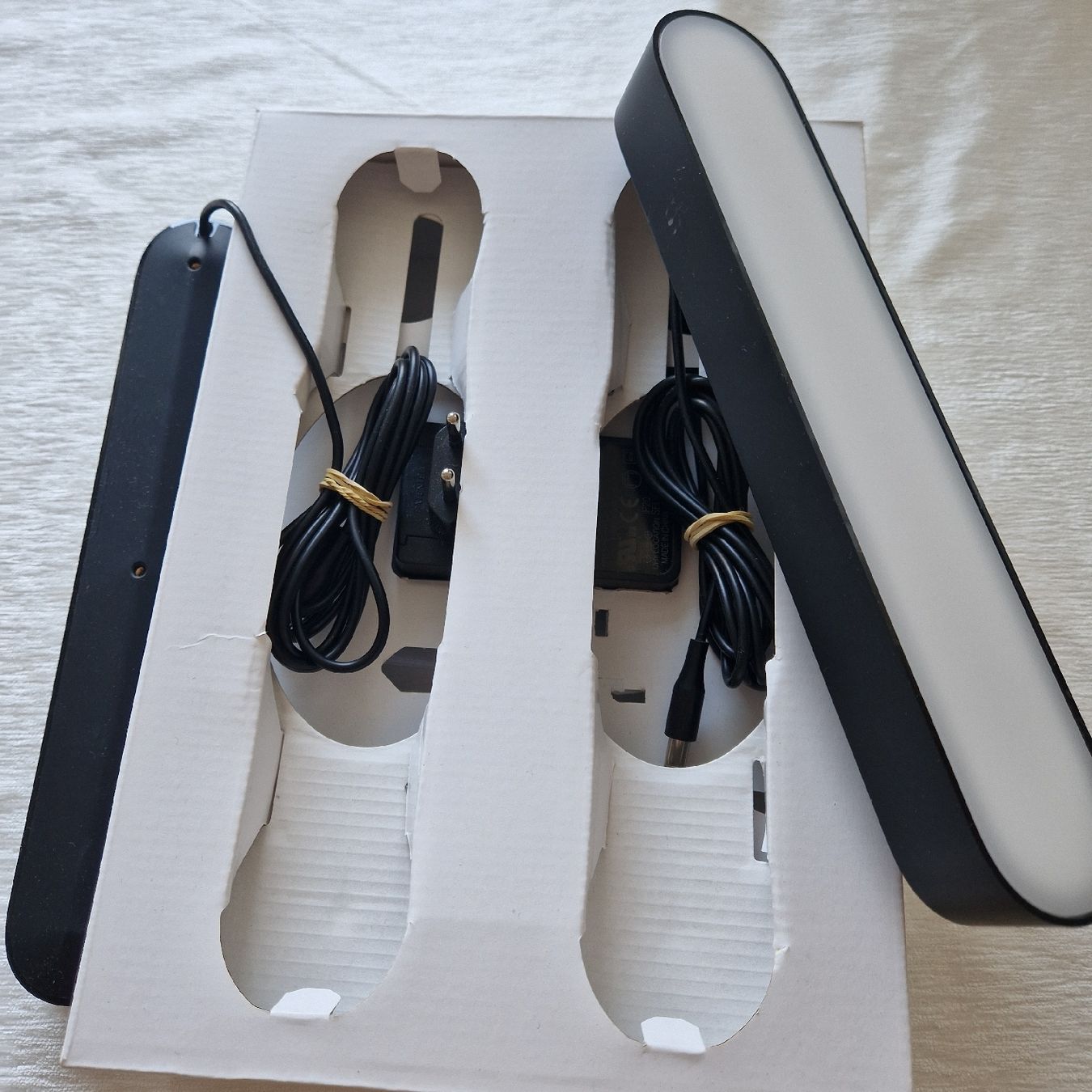Philips Lampes: Philips Hue Play light bar base unit – D'occasion à Niederrohrdorf par Nicole430 3