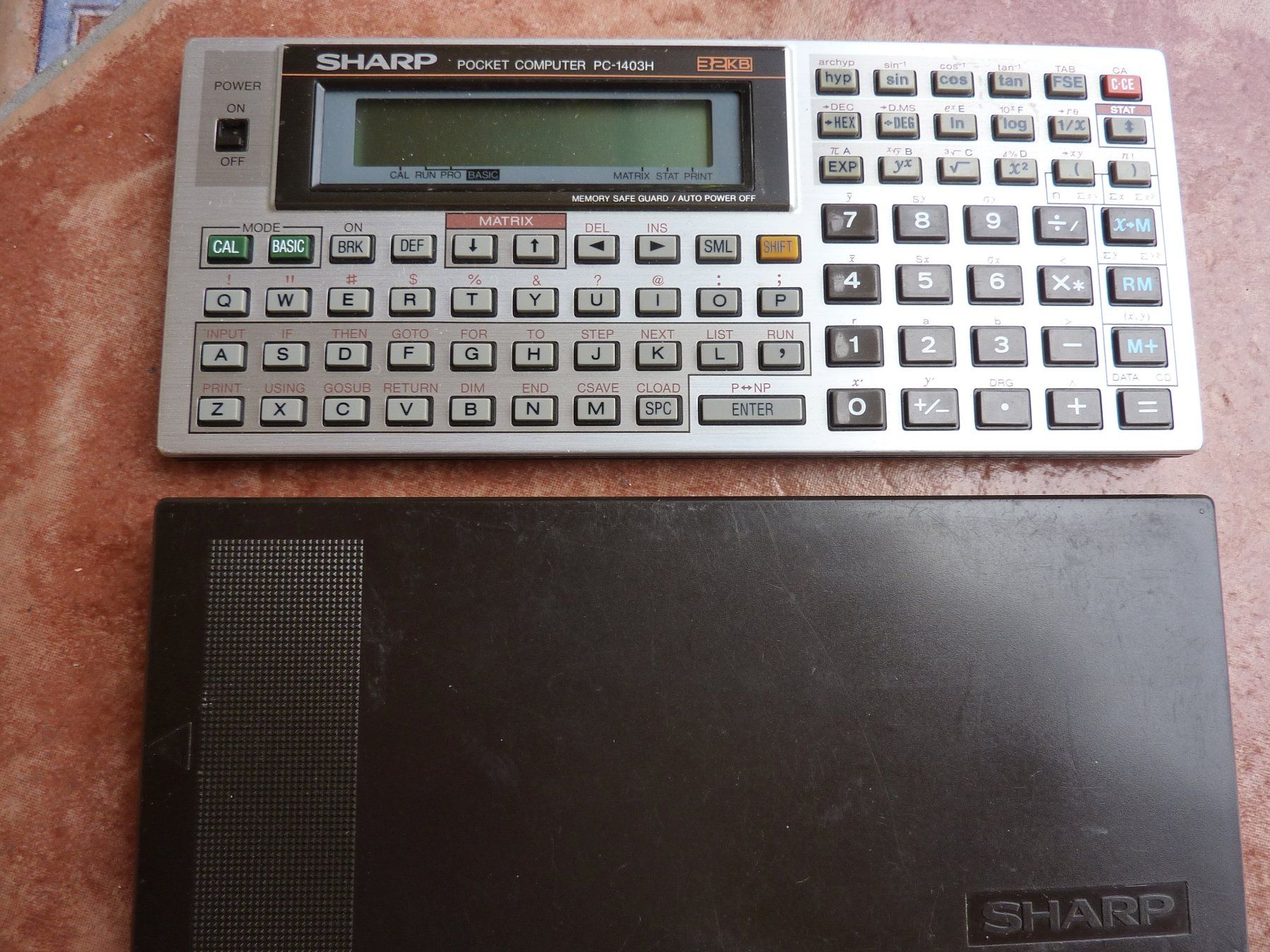 Sharp Organiseurs PDA: Taschencomputer Vintage Sharp PC 1403 H – D'occasion à Bonaduz par Mikebond