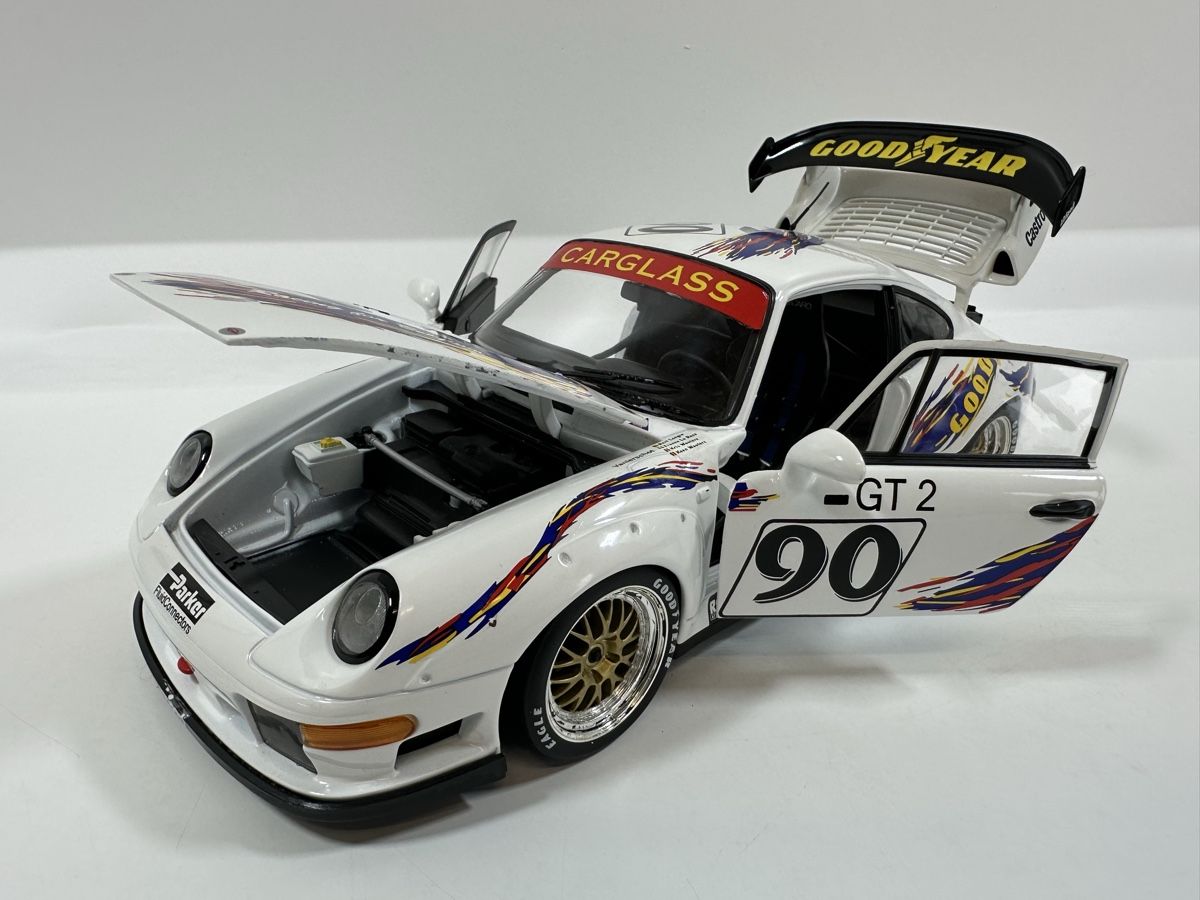 UT Models Modellini d'auto: Porsche 911 GT2 1:18, UT Models – Usato da Zofingen venduto da rf9_x2xt 7