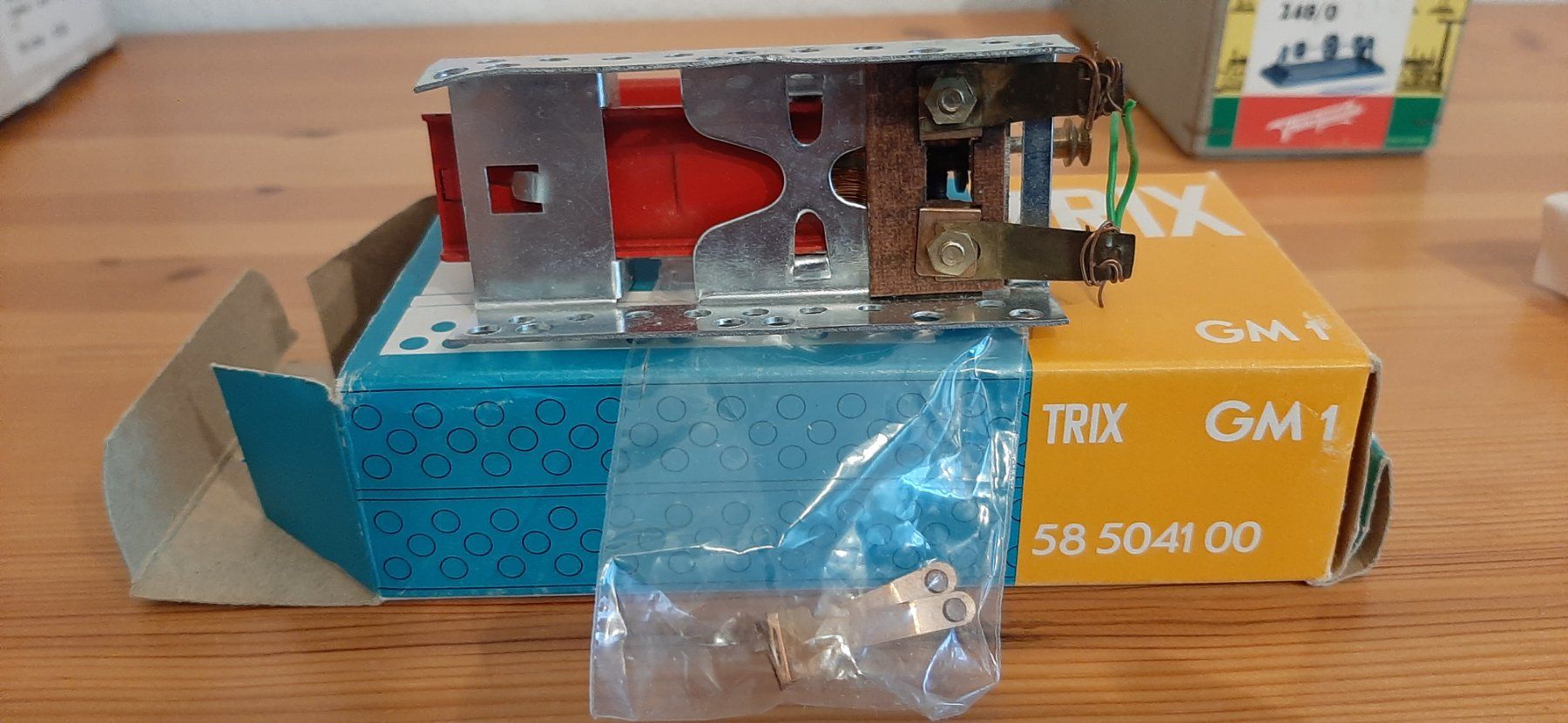 Trix Modellini di ferrovie: Trix - Motor mit Anleitung und Fleischmann - Antriebswelle – Usato da Wiesendangen venduto da pau_56xn 4