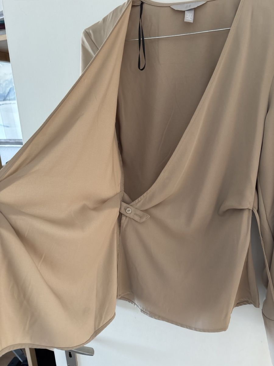 H&M Camicette: Wickelbluse – Usato da Basel venduto da lau_retta 3