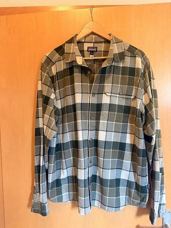 Patagonia Long-Sleeved Lightweight Fjord Flannel Shirt L