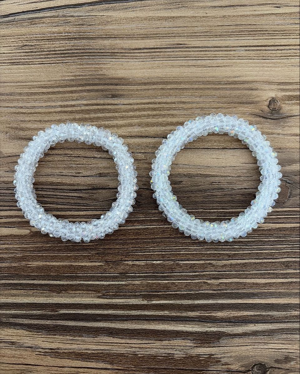 Accessori per capelli: Haargummi / Perlenarmbänder weiss 2Stk. – Nuovo e nell'imballaggio originale da Bauma venduto da athena00