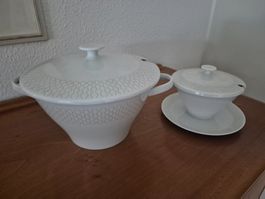 Suppenschüssel und Saucière