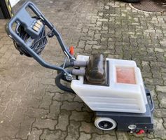 Bodenreinigungsmaschine der Marke Minatol zu verkaufen