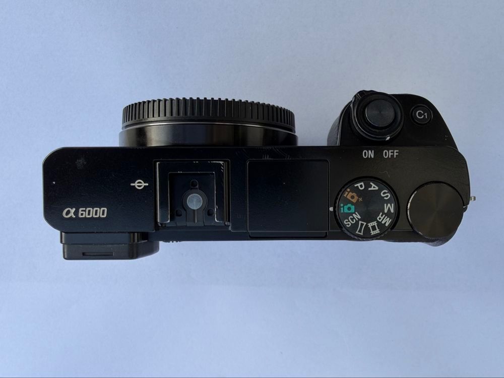 Sony Fotocamera: Sony Alpha 6000 APS-C Kamera (Body) – Usato da Zürich venduto da nickzurich 1