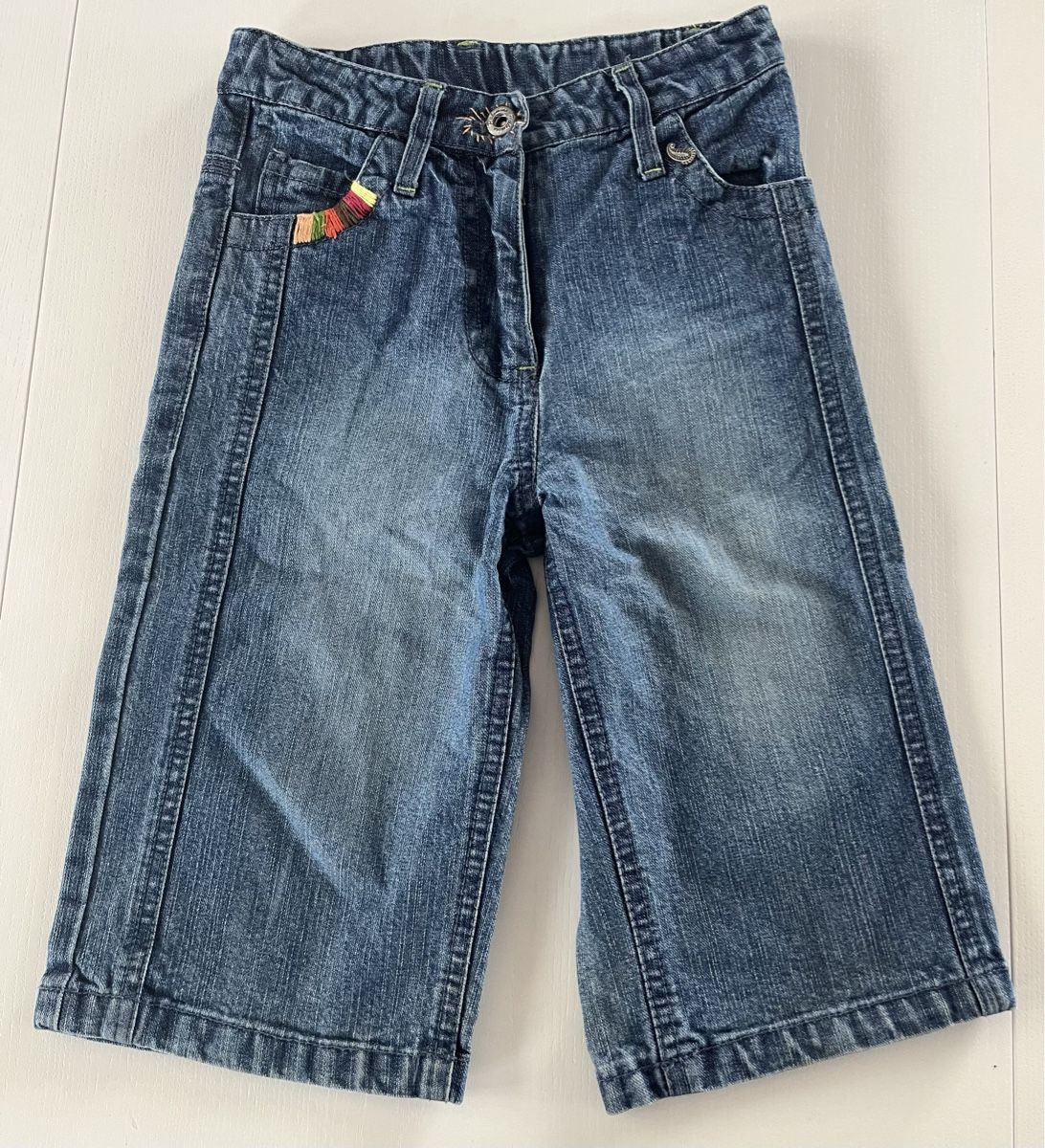 C&A Pantaloni: Neue kurze Hose Gr. 122 – Nuovo e nell'imballaggio originale da Hünenberg See venduto da spartakus02