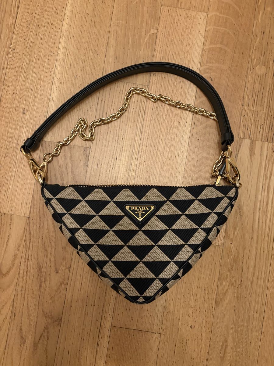 Prada Borse da donna: Prada Triangle Tasche, neuwertig – Nuovo (secondo la descrizione) da Lenzburg venduto da Original_vail