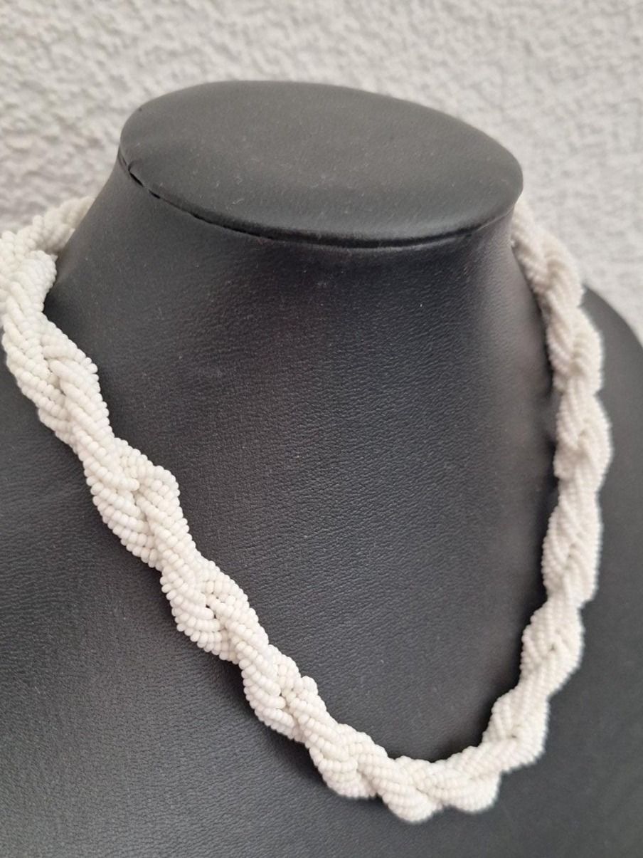 Colliers: Wunderschömes weisses Vintage Collier – D'occasion à Kerzers par ExpressoTerreno 1