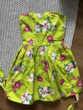 Hollister Sommerkleid, Gr. S, Blumenmuster, Top Zustand!