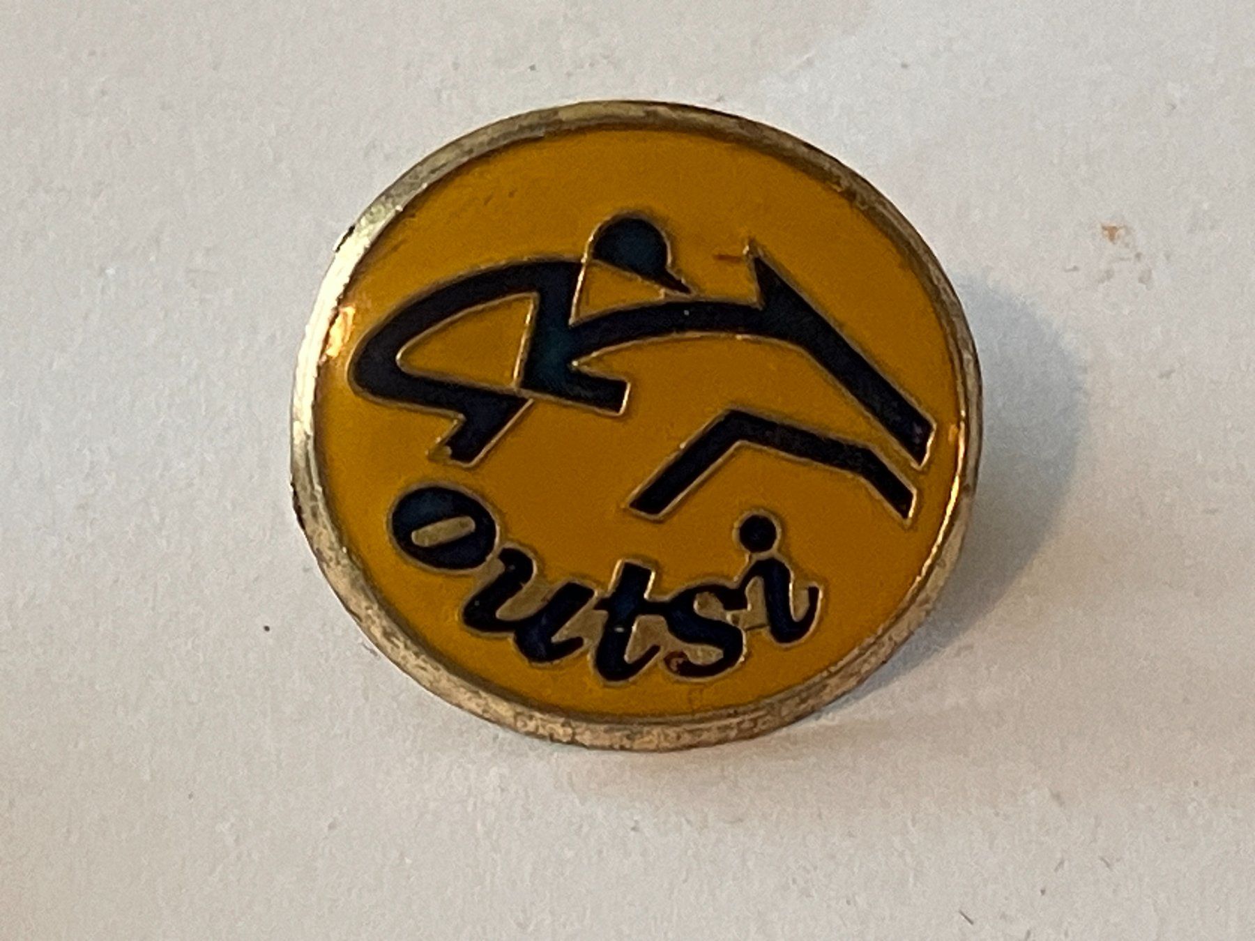Placchette & Badge: 1 Pin Outsi – Usato da Basel venduto da djwwpp
