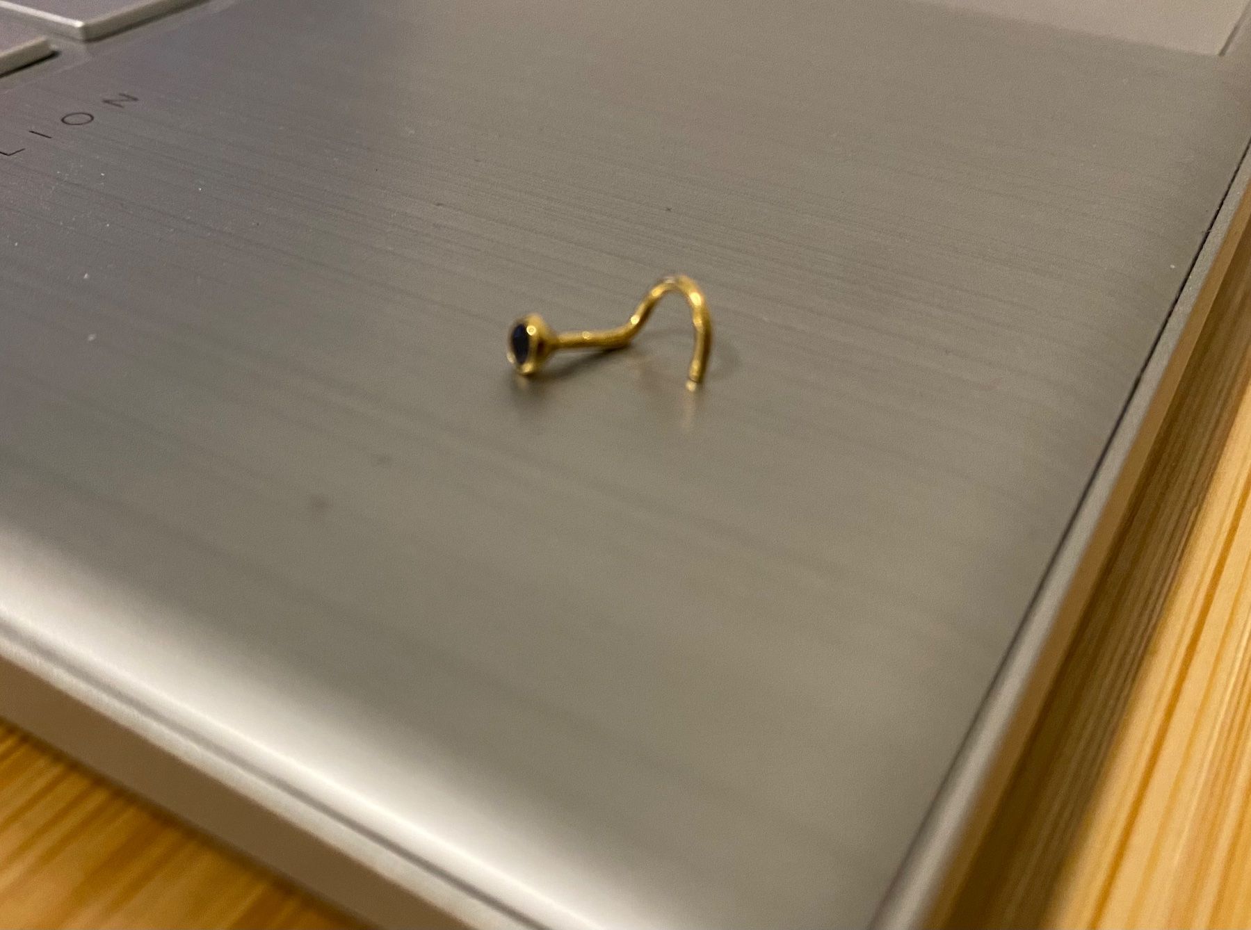 Gioielli per piercing: Gold Nasenstecker Piercing Stecker Nasenpiercing  18 K – Usato da Dottikon venduto da 6571 1