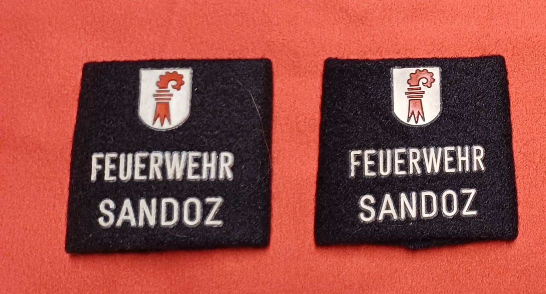 Placchette & Badge: Pattensatz Feuerwehr Sandoz – Nuovo e nell'imballaggio originale da Zürich venduto da FirefighterZH_118