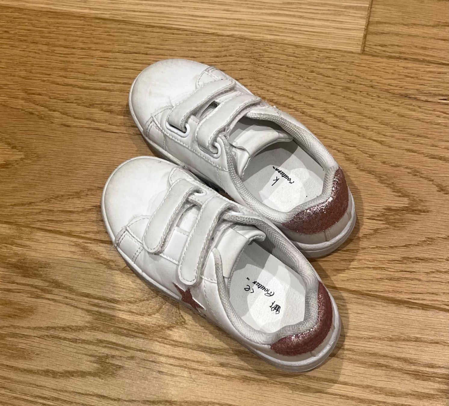 Scarpe per ragazze: Kinder Sneaker - weiss mit Glitzer Elementen Grösse 27 – Usato da Lampenberg venduto da SuisseStore 1
