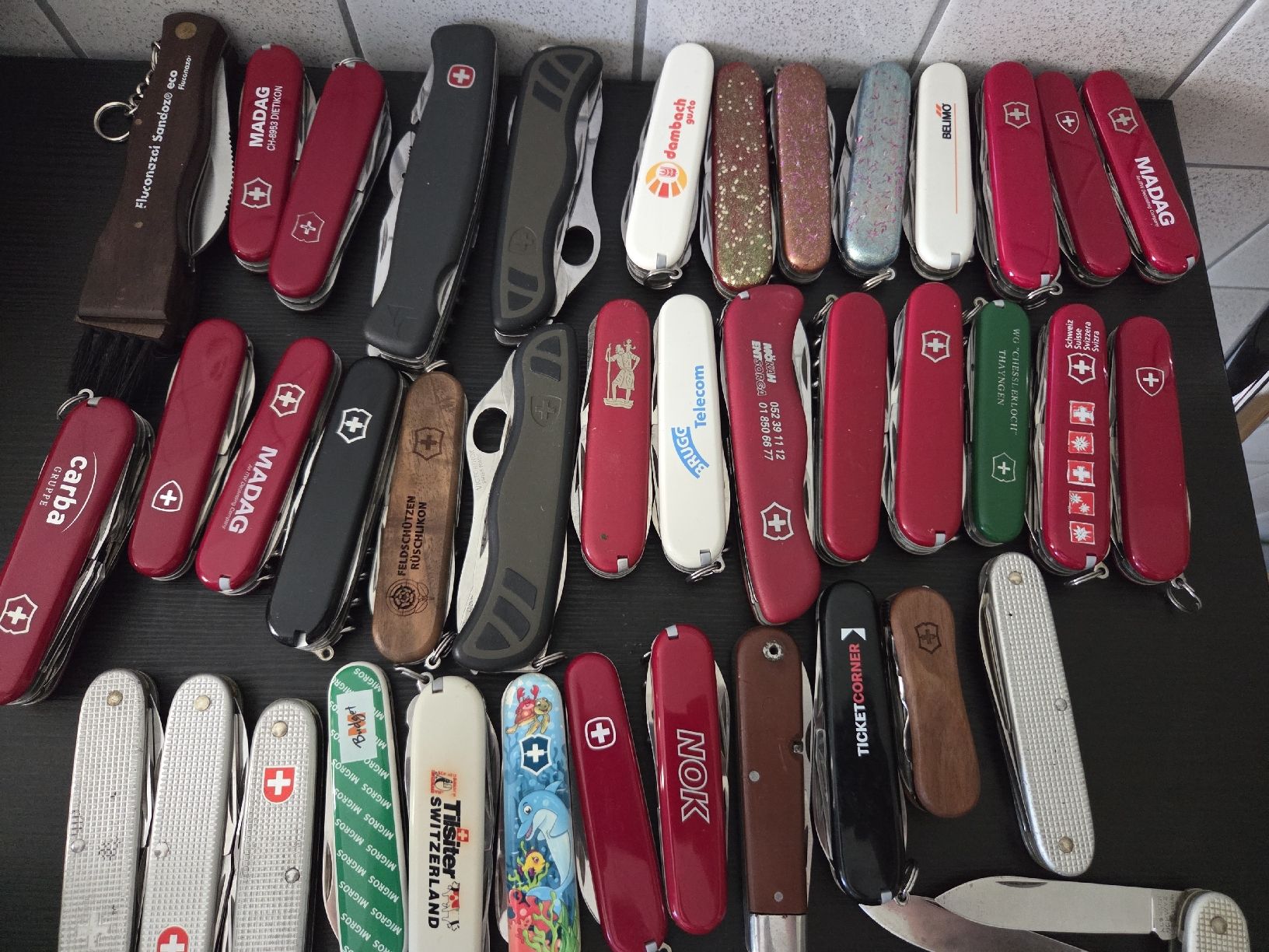 Victorinox Coltelli tascabile: Victorinox/Wenger Messer Konvolut  – Usato da Dietikon venduto da Allegra34 1