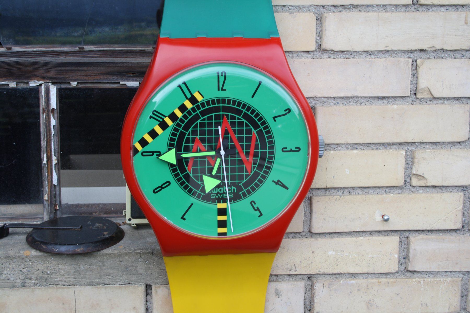 Swatch Orologi: SWATCH WANDUHR KLASSIKER MEGA POP SWATCH – Usato da Wauwil venduto da Pneuedy 3