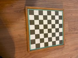 Schach- und Mühlespiel aus Holz