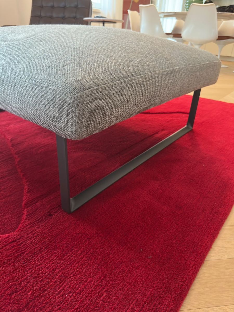 Sofas: Cassina pouf grigio – D'occasion à Chur par kri_b5xv 1