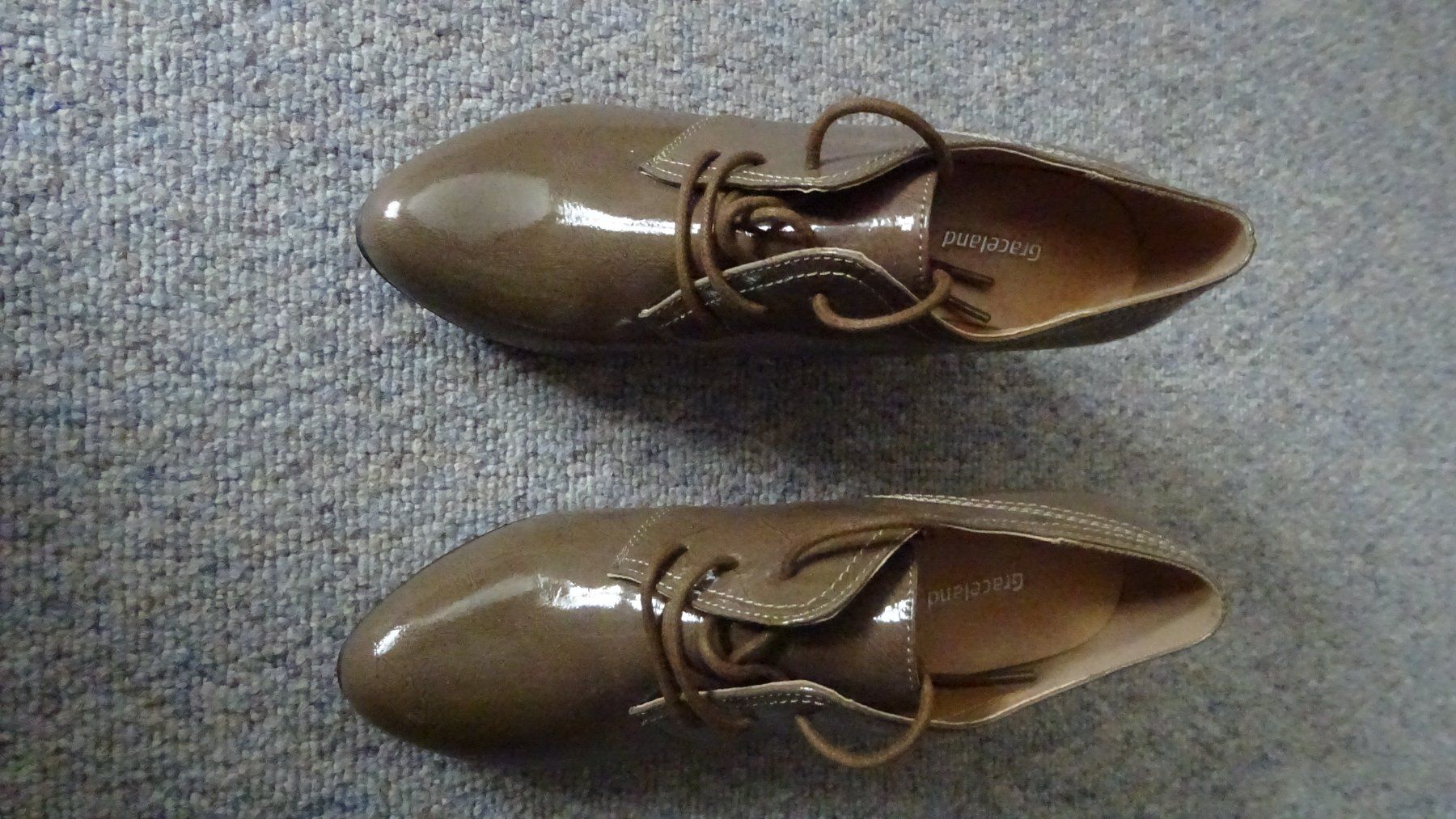 Scarpe da donna: NEU SCHUHE GR. 40. – Nuovo e nell'imballaggio originale da Burgdorf venduto da may52