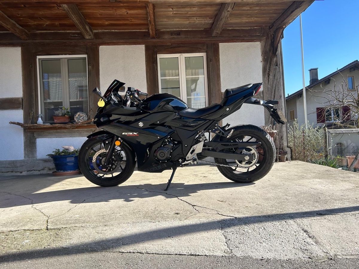 Suzuki Strada: Suzuki GSX-R 250 – Usato da Biel/Bienne venduto da gta_55xq 1