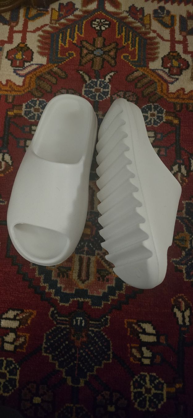 Herrenschuhe: *New Yeezy Slides YS-01 Size 10 – Neu (gemäss Beschreibung) aus Buchs SG von rei_7j5l 2
