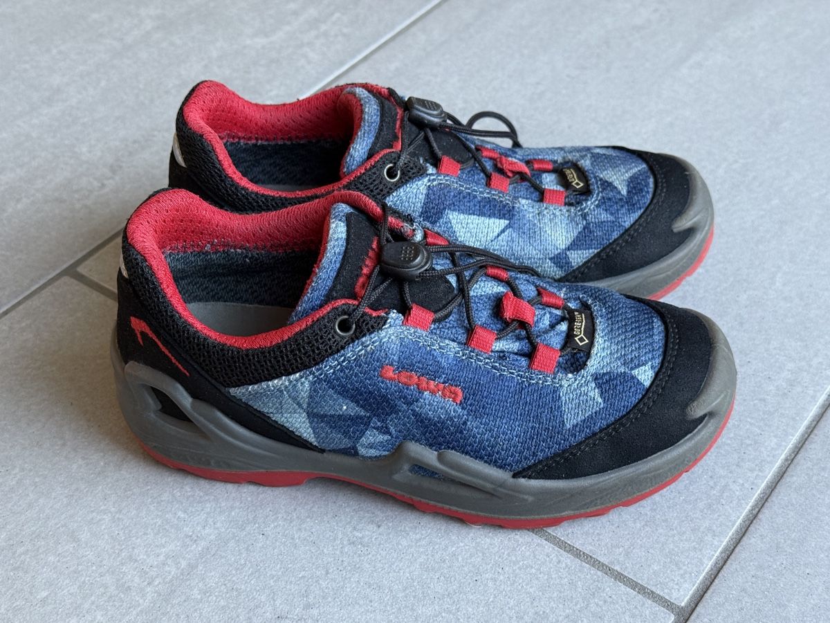 Lowa Scarpe per ragazzi: Lowa Trekkingschuhe Grösse 33 – Usato da Mägenwil venduto da Bienchen8 2