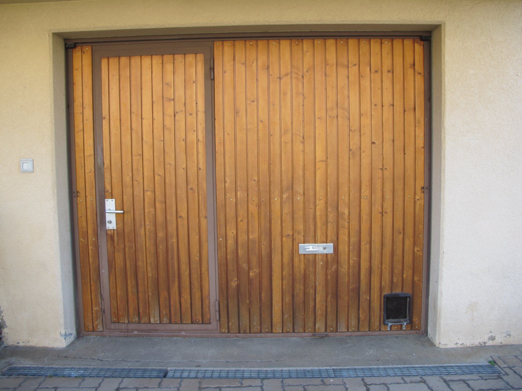 Porte: Porte de garage Brodard – Usato da Ependes FR venduto da Bernol