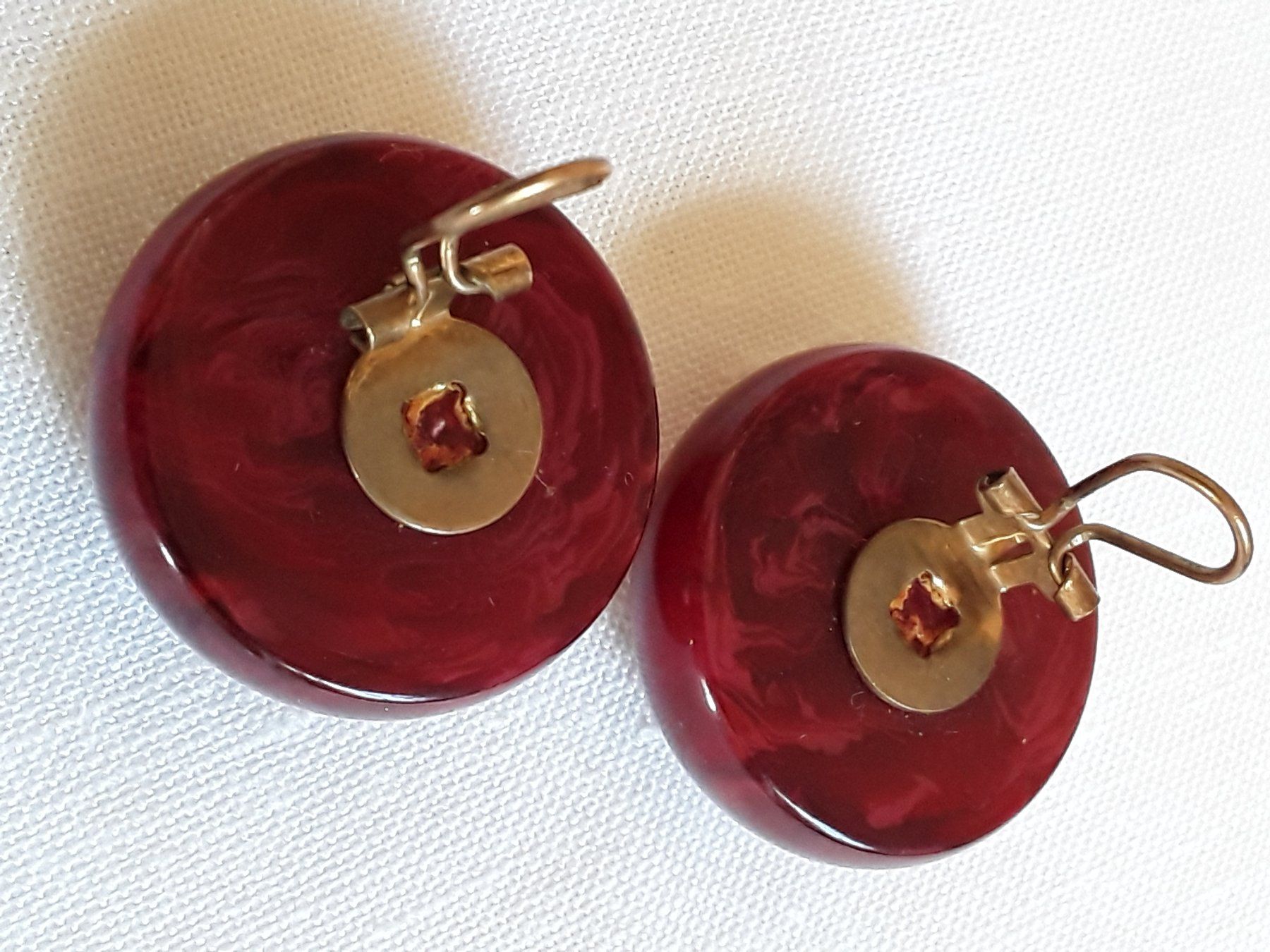 Ohrringe & -stecker: Vintage wunderschöne rote Ohrclips, ca 1950-60 – Gebraucht aus Zürich von Aleick