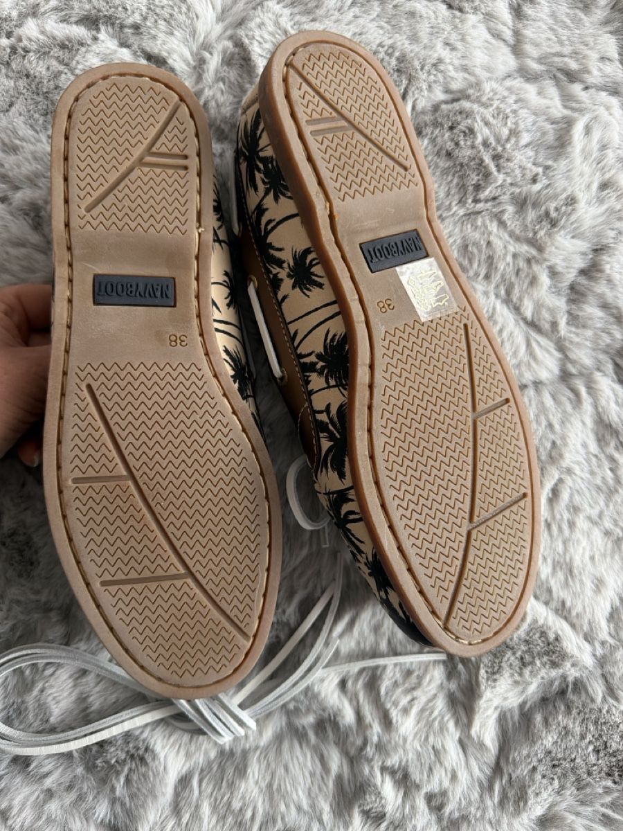Navyboot Scarpe da donna: Sommerliche Damen Bootsschuhe mit Palmen, Grösse 38 – Nuovo e nell'imballaggio originale da Herzogenbuchsee venduto da closetflip 3