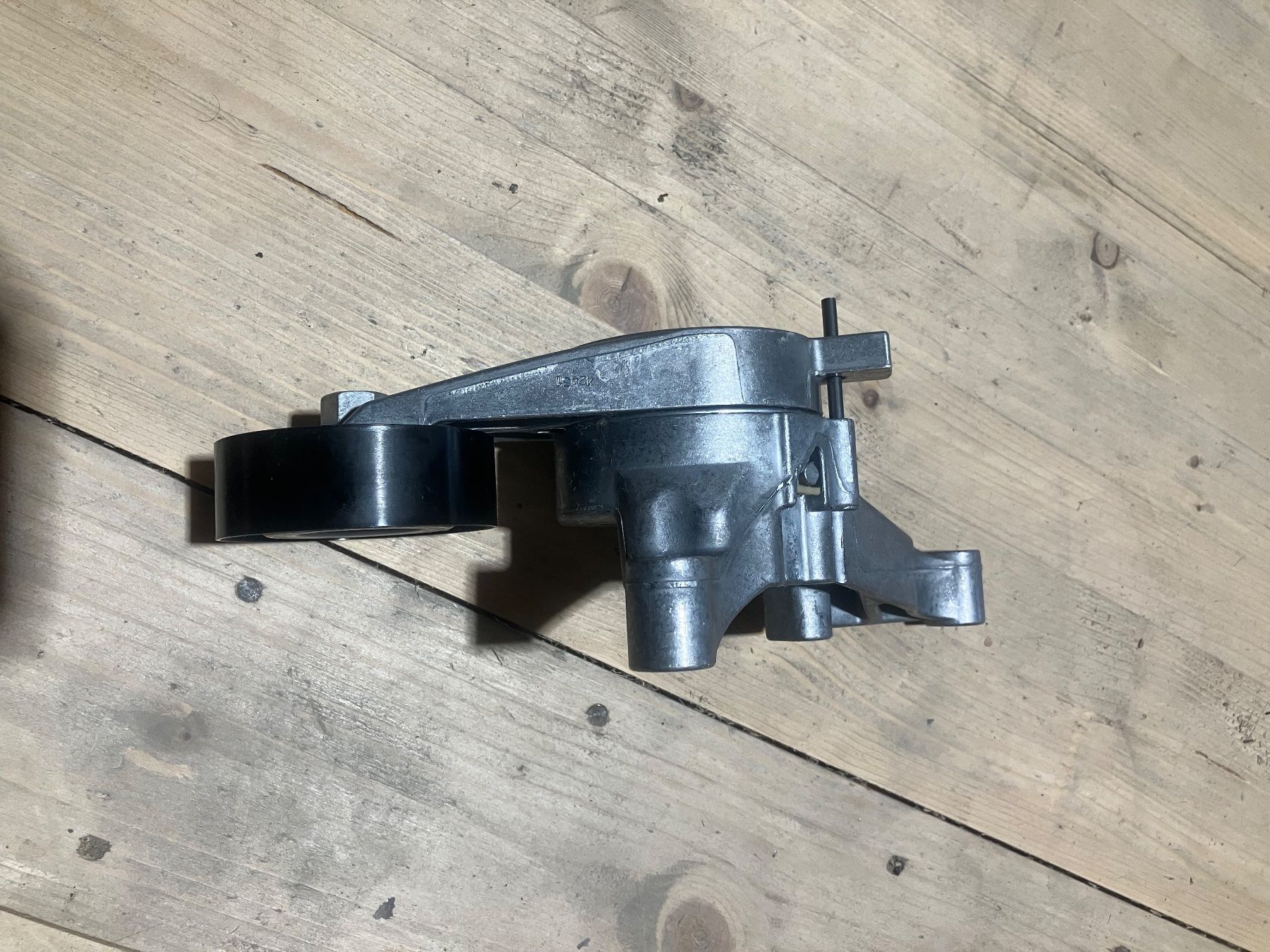 Volkswagen Tutti pezzi di ricambio auto: Flach Rippen Riemen Spanner APV2501 – Nuovo e nell'imballaggio originale da Zollbrück venduto da outlet16 2